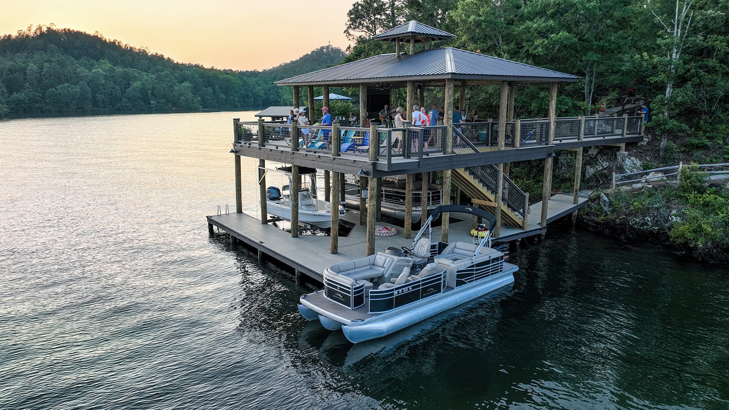 LakeScape boathouse party